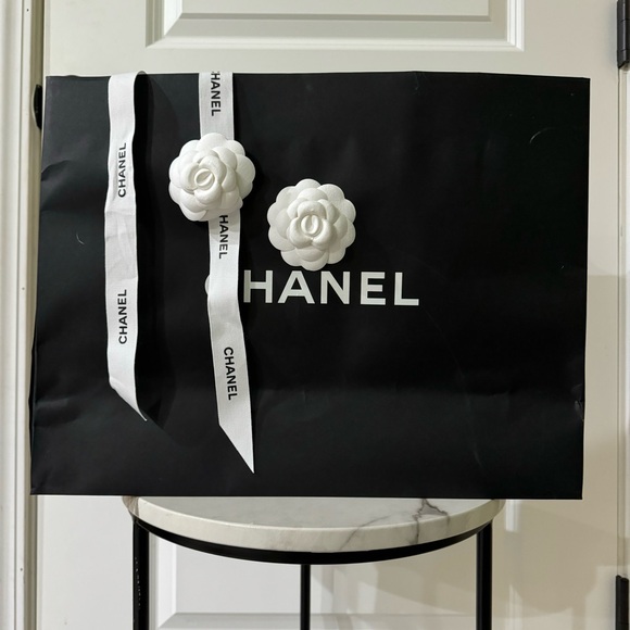 CHANEL Authentic Paper Shopping Gift Bag - Picture 1 of 3